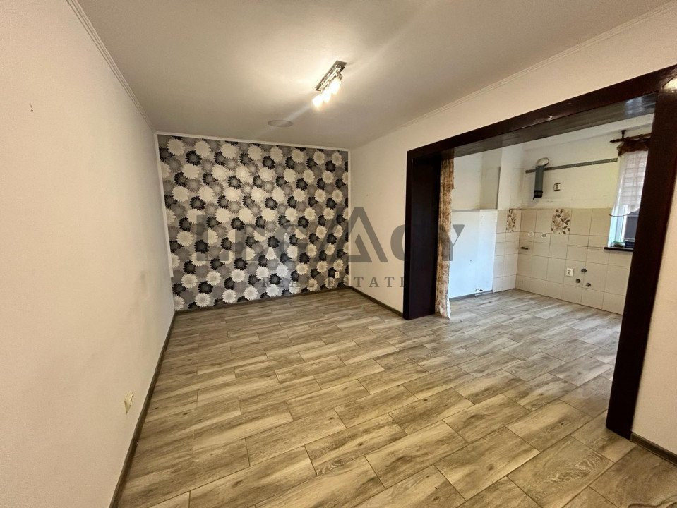 Casa Single - Zona Garii