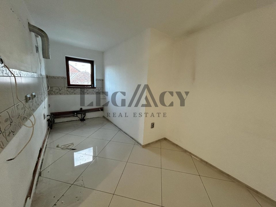 Casa Single - Zona Garii